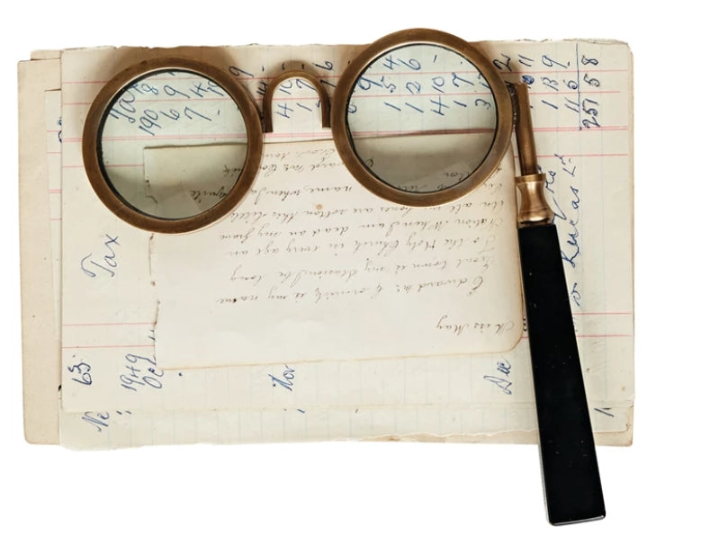 Spectacle Magnifying Glass