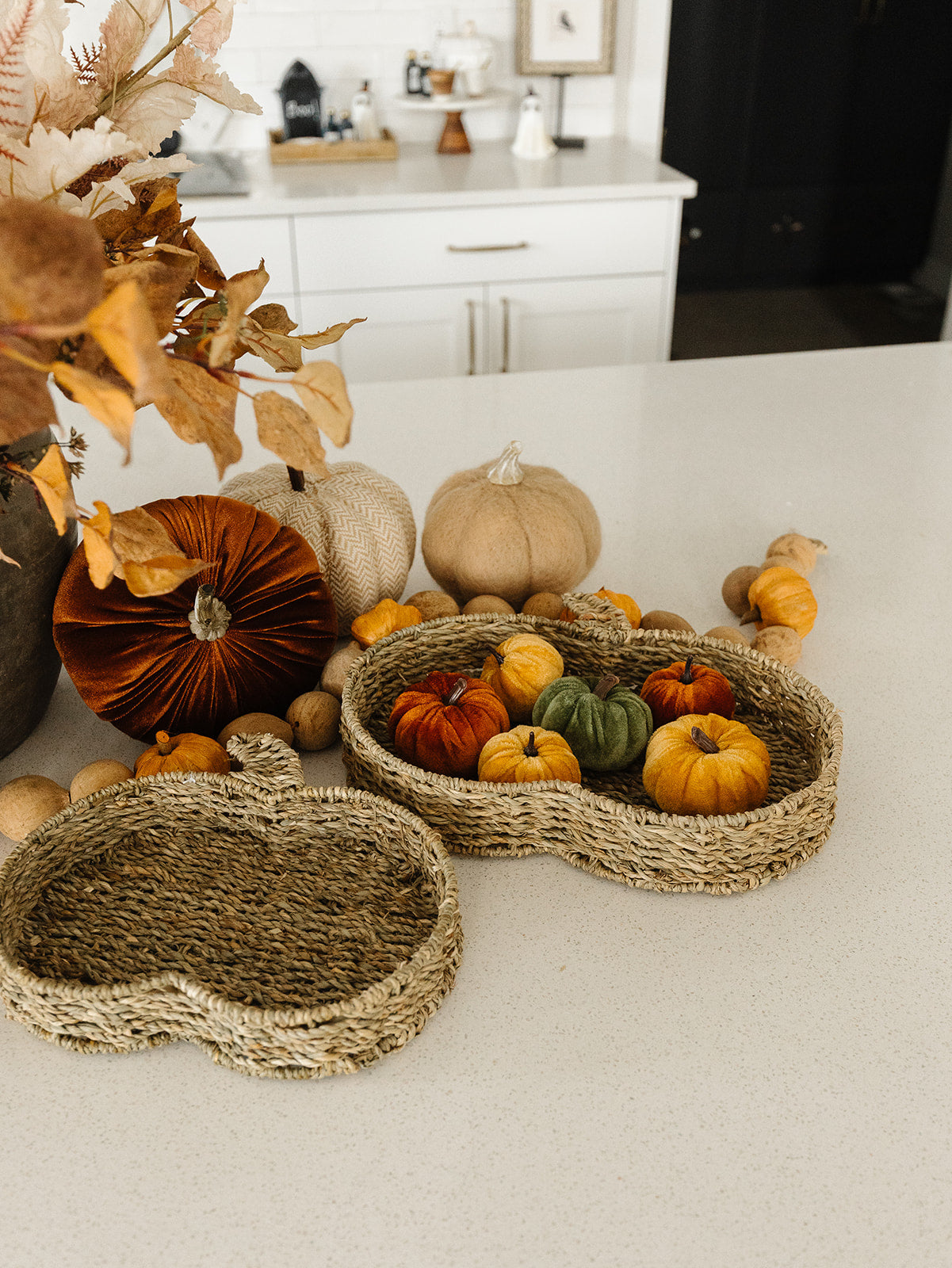 Woven Seagrass Pumpkin Tray - 2 Sizes