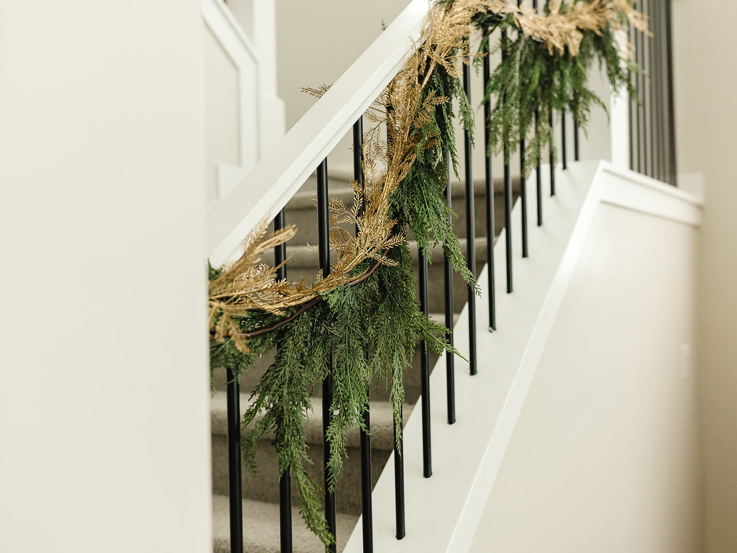 Metallic Mimosa Garland Gold 6'