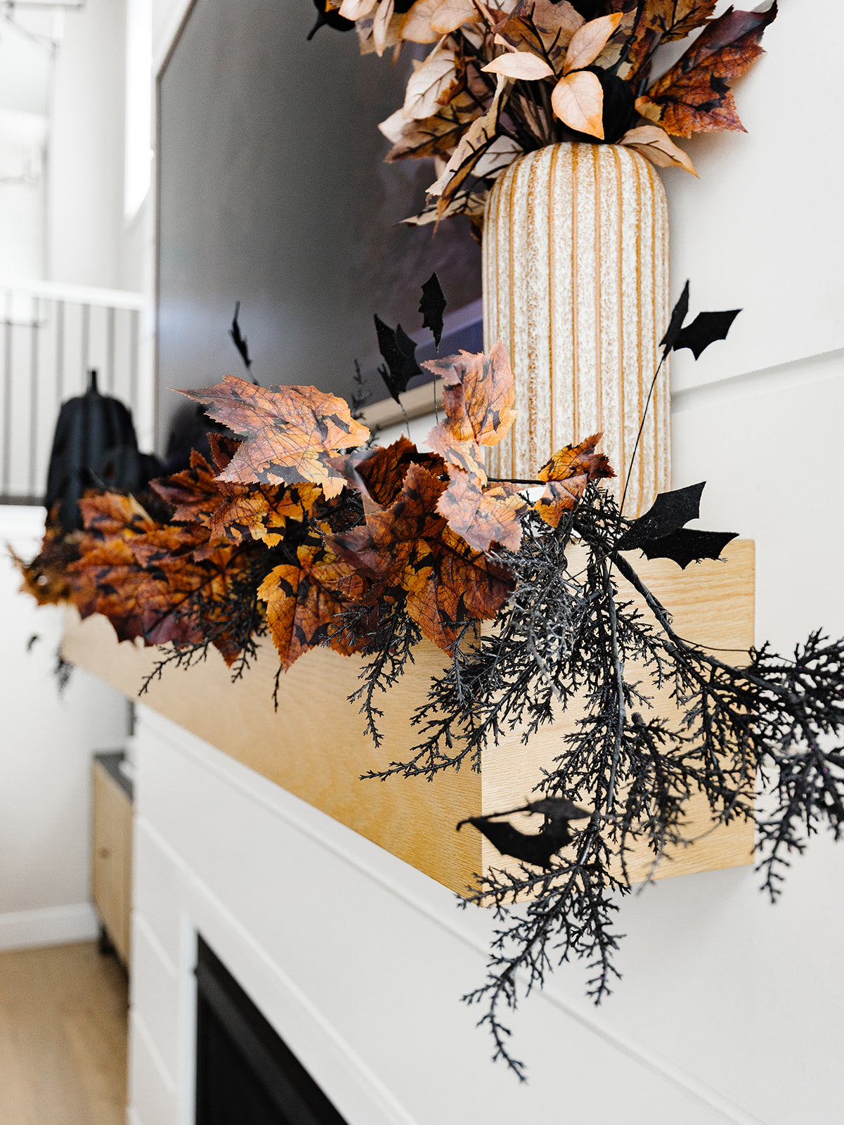 Bat Orange/Black Maple Leaf Spray - 36"