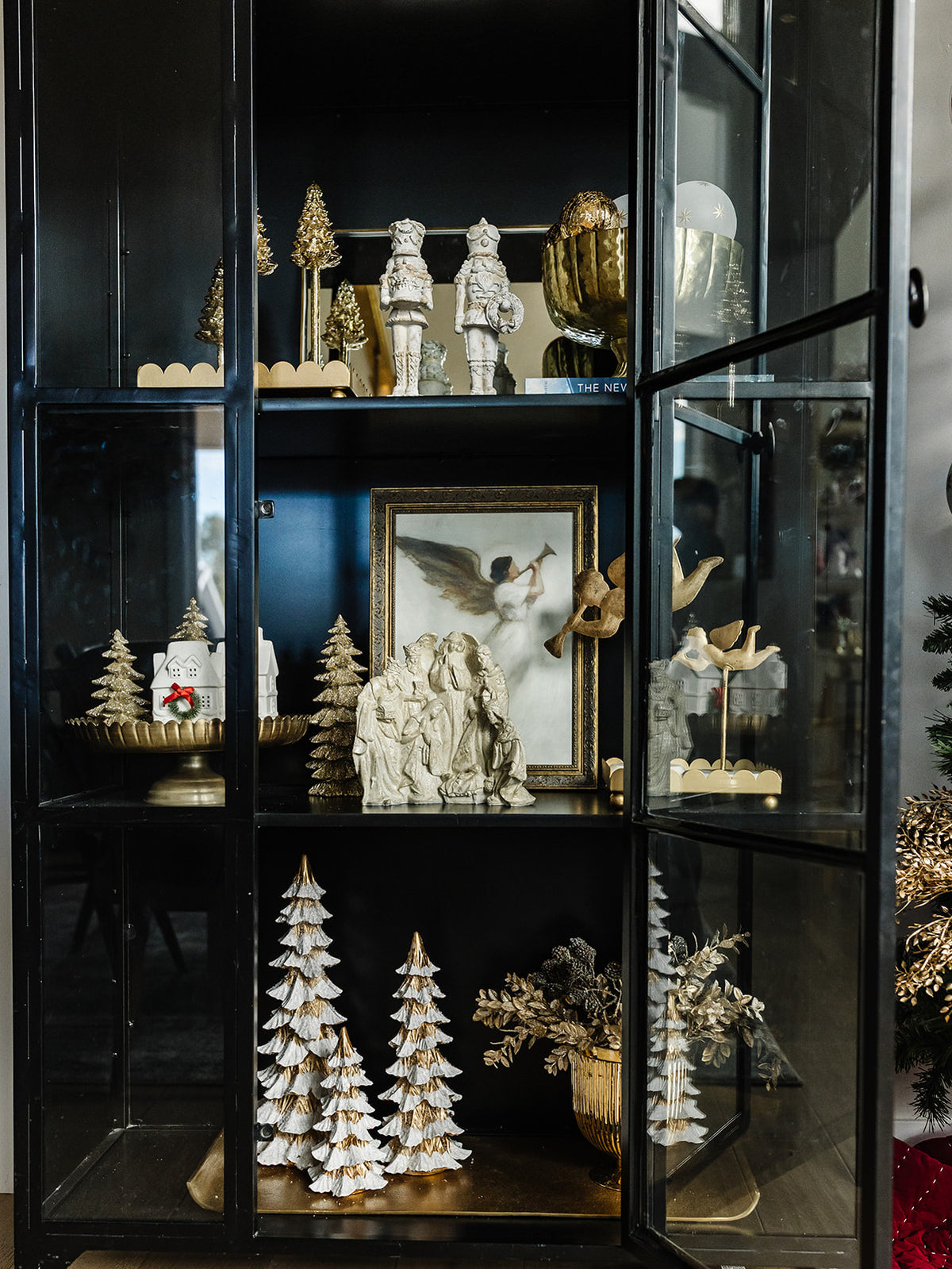 White Nativity - 9"