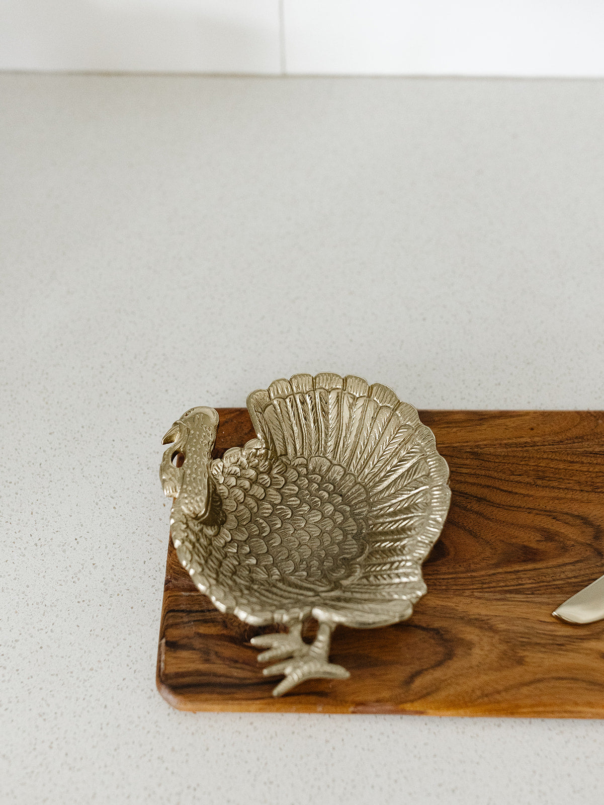 Wood Cheese Tray w/Attached Turkey and Spreader - 16.25"