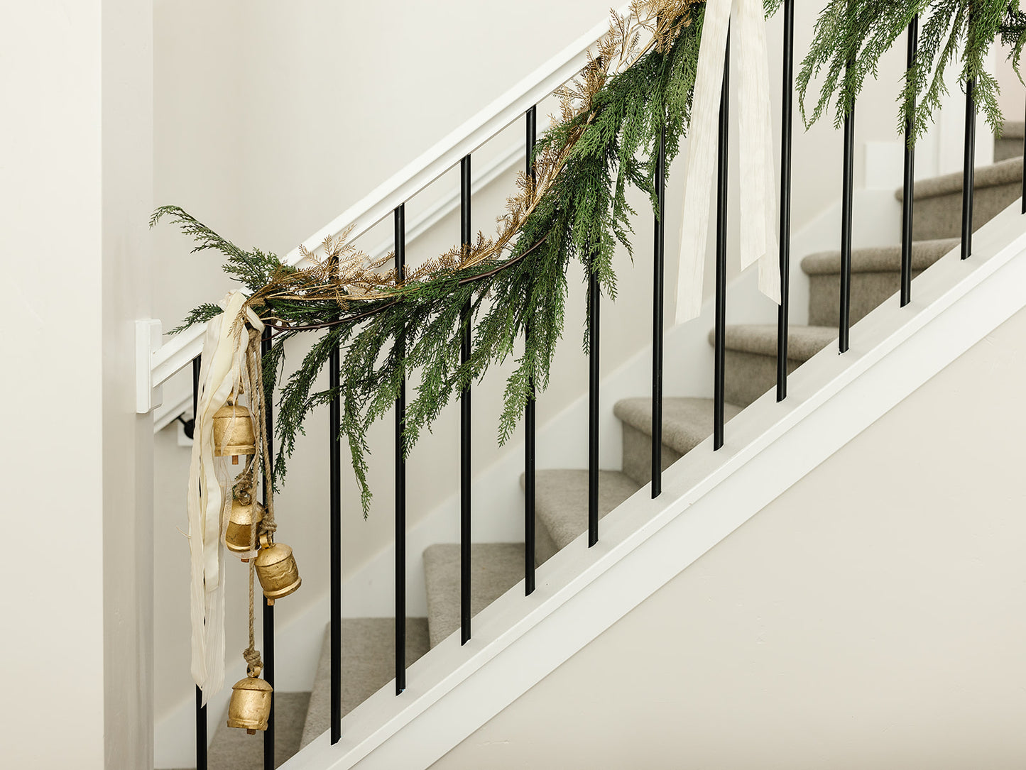 Metallic Mimosa Garland Gold 6'