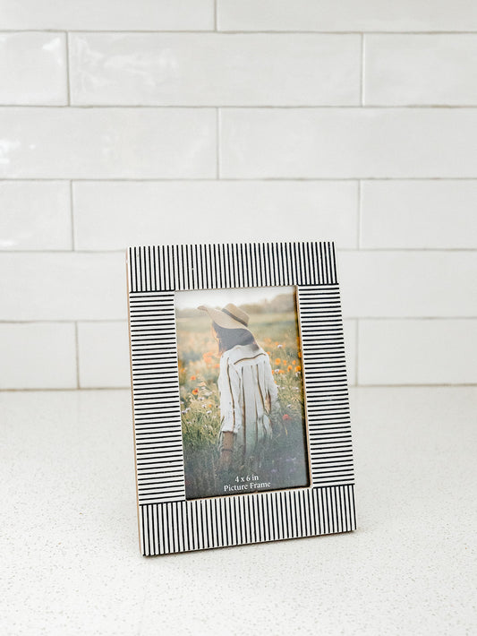 Black and White Striped Photo Frame 4x6