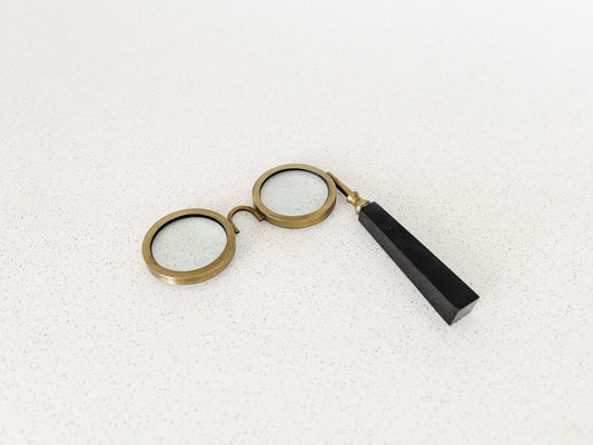 Spectacle Magnifying Glass