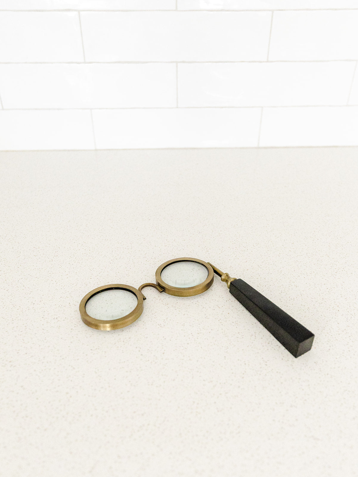 Spectacle Magnifying Glass