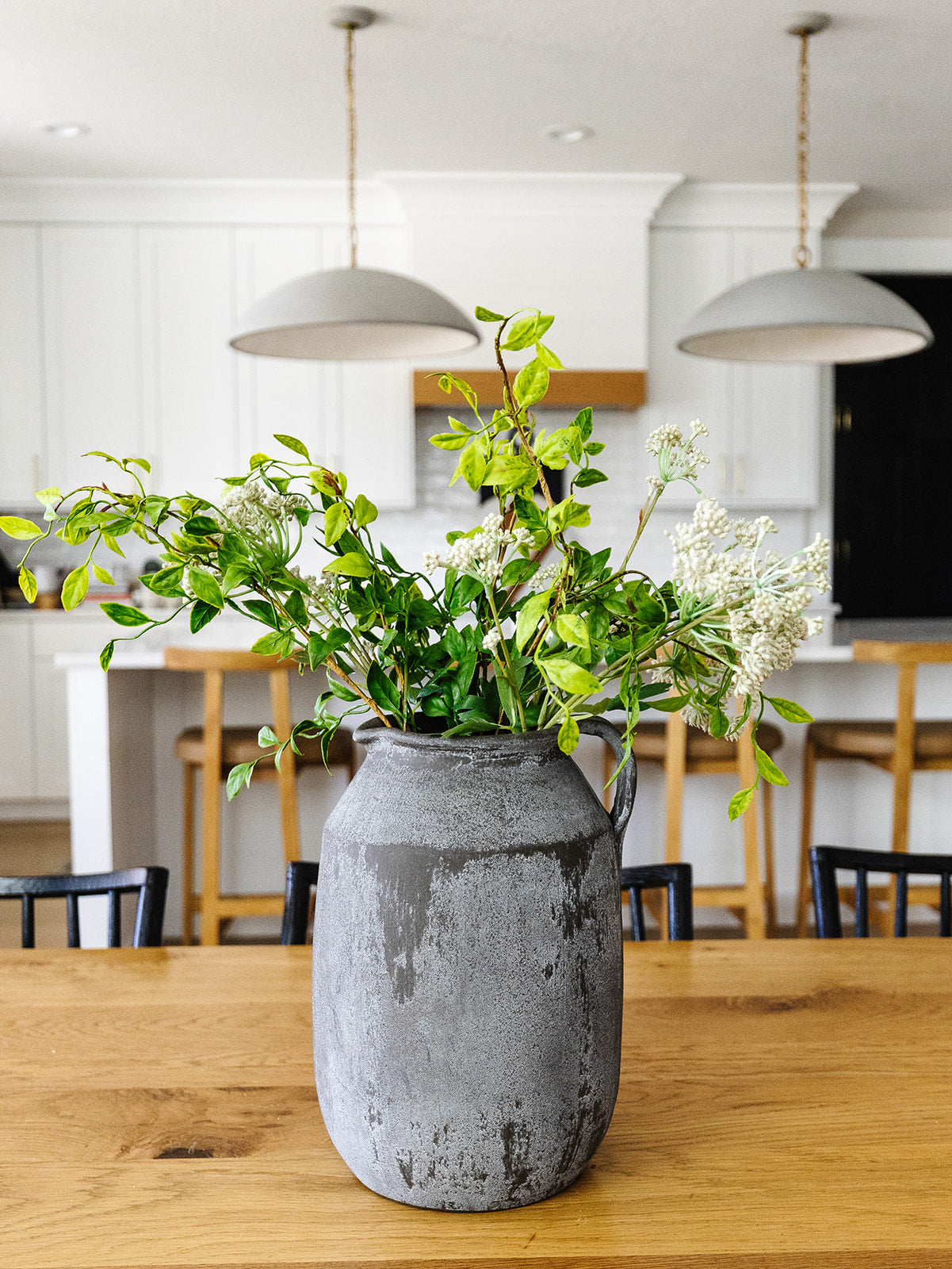 Vera Black Jug