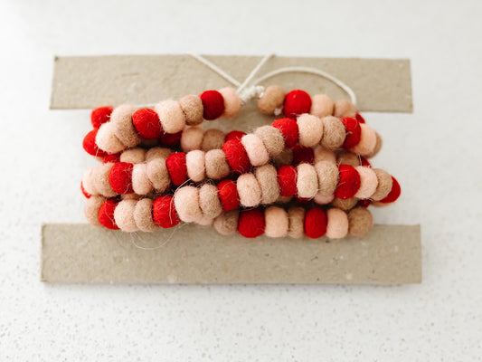 Valentine Wool Felt Garlalnd - 72"