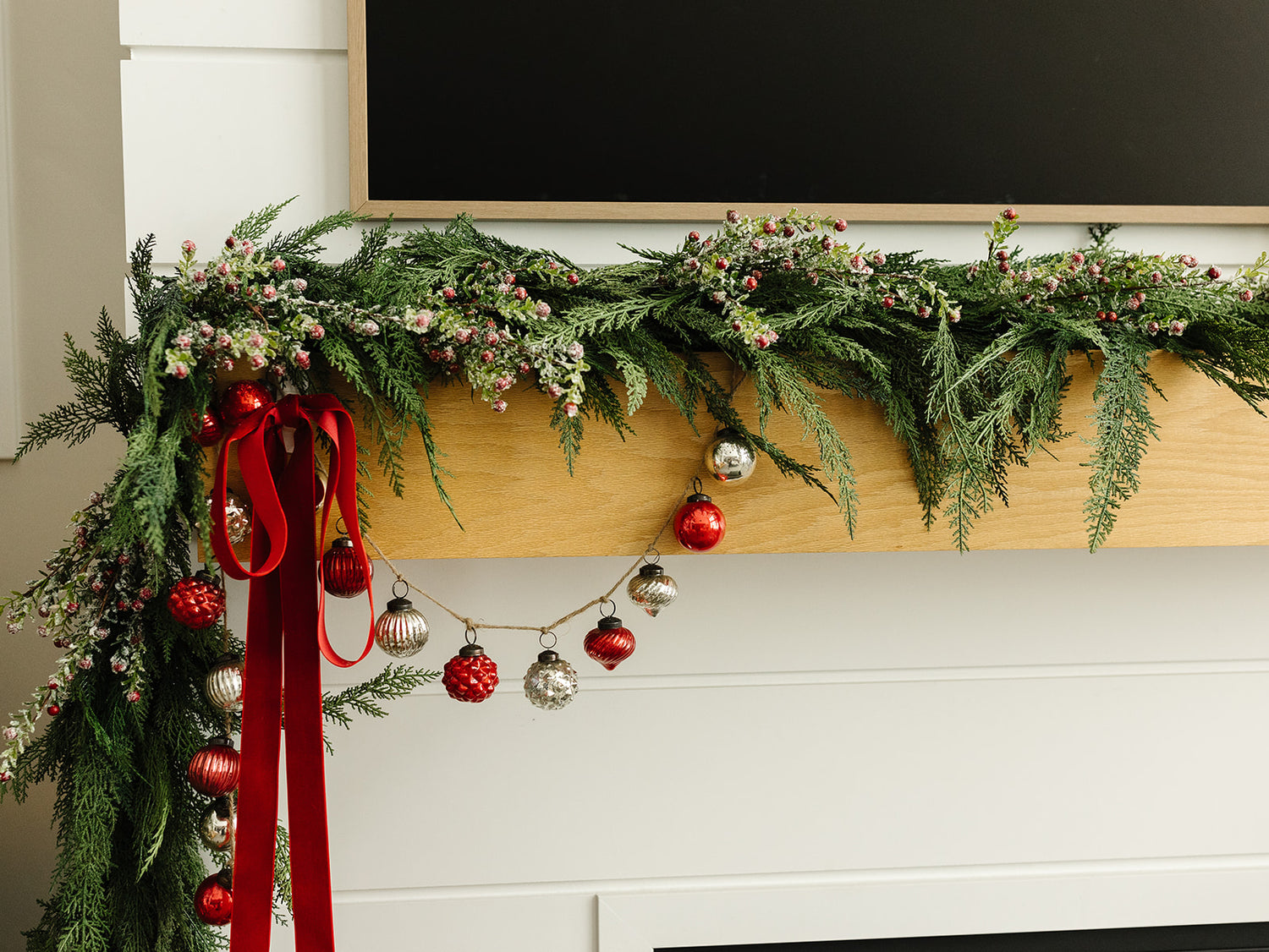 Christmas Garlands & Wreaths