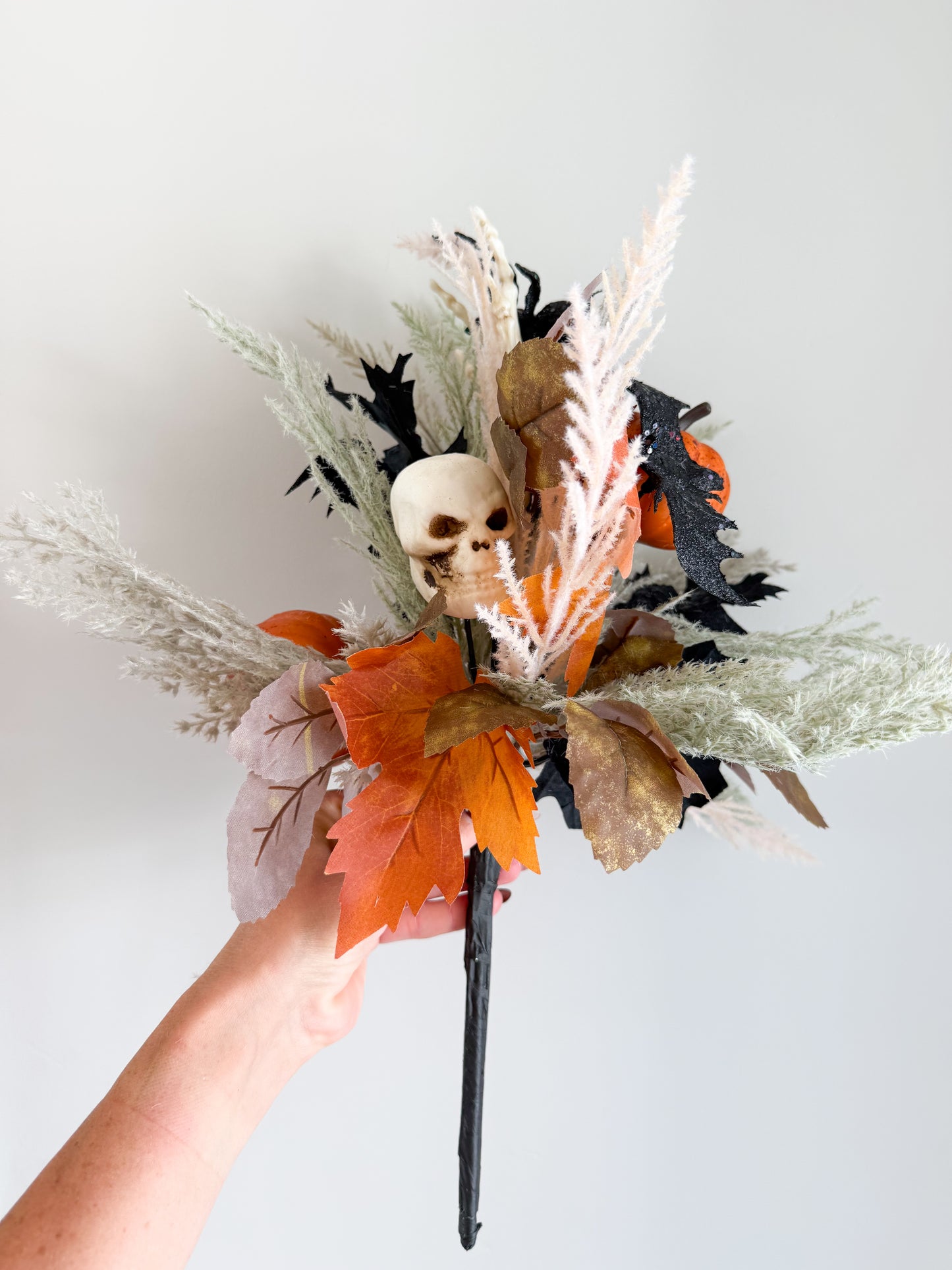 Skelton Pumpkin Spray - 18”