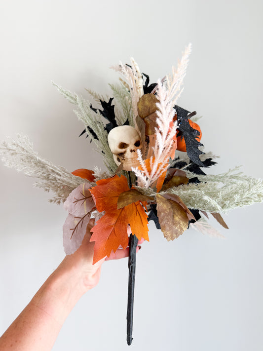 Skelton Pumpkin Spray - 18”