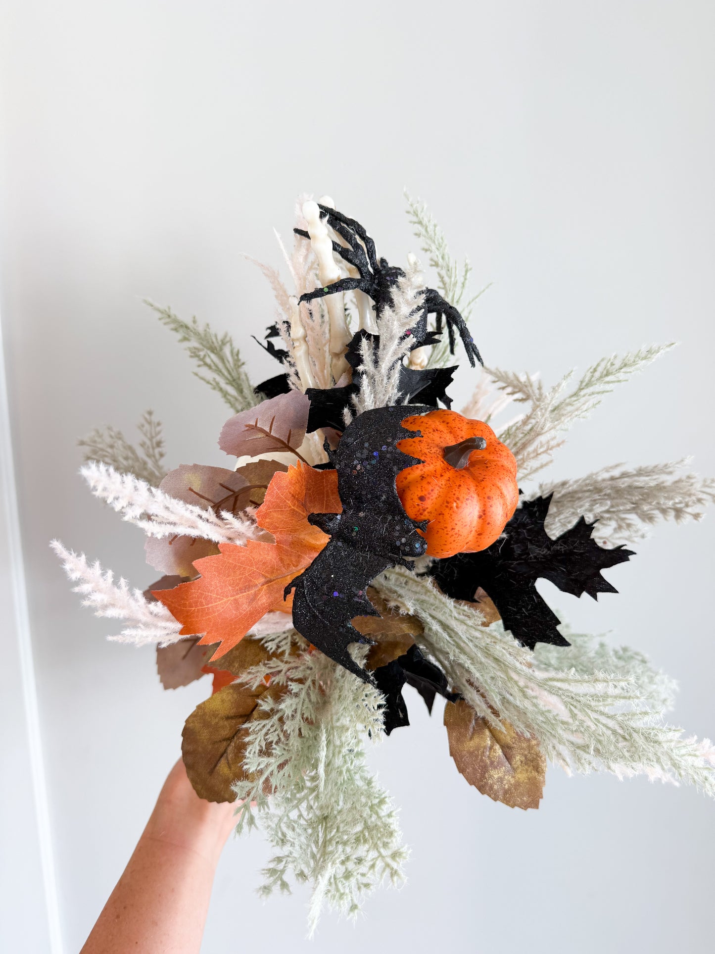 Skelton Pumpkin Spray - 18”