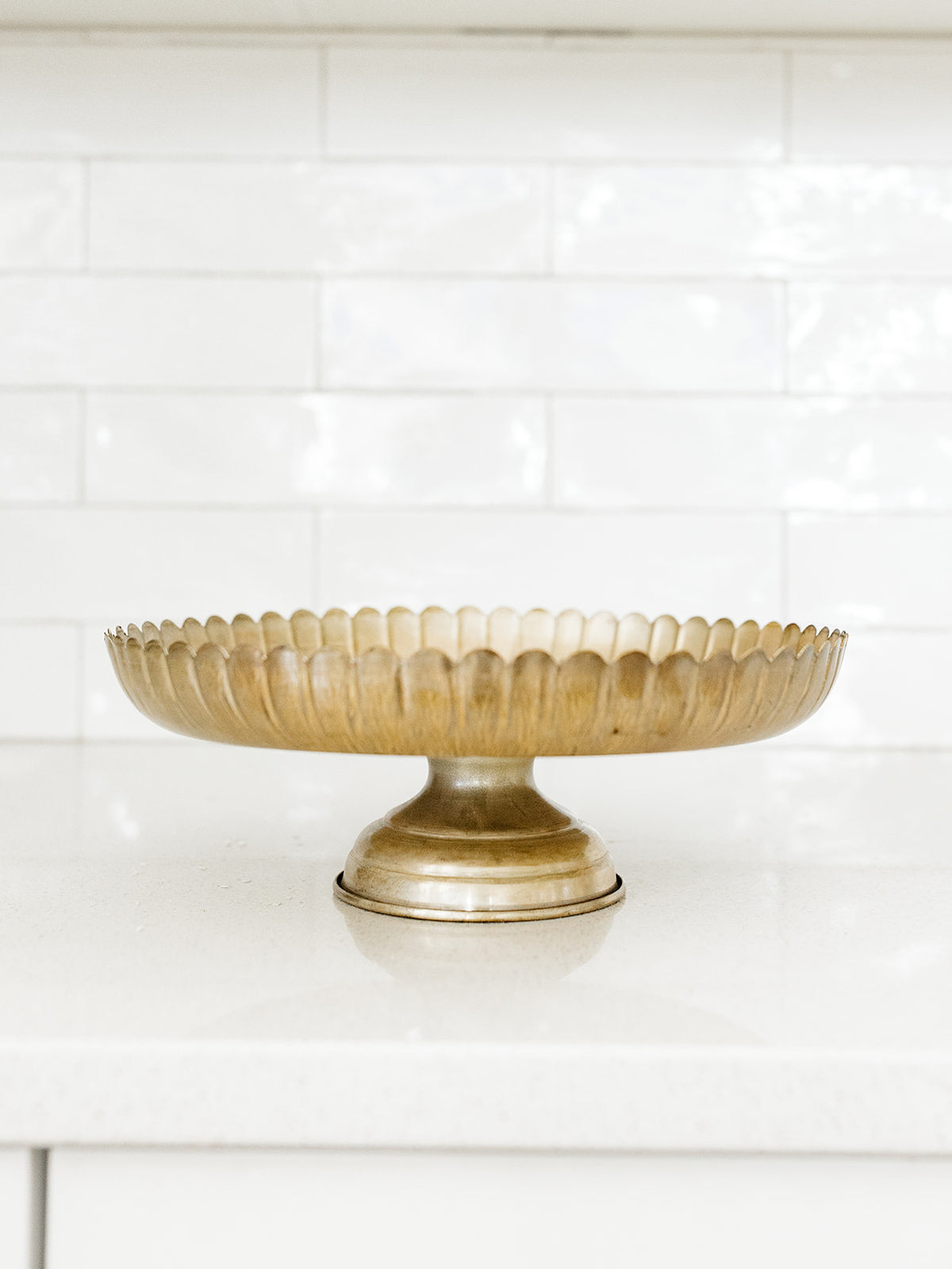 Antique Distressed Scalloped Pedestal