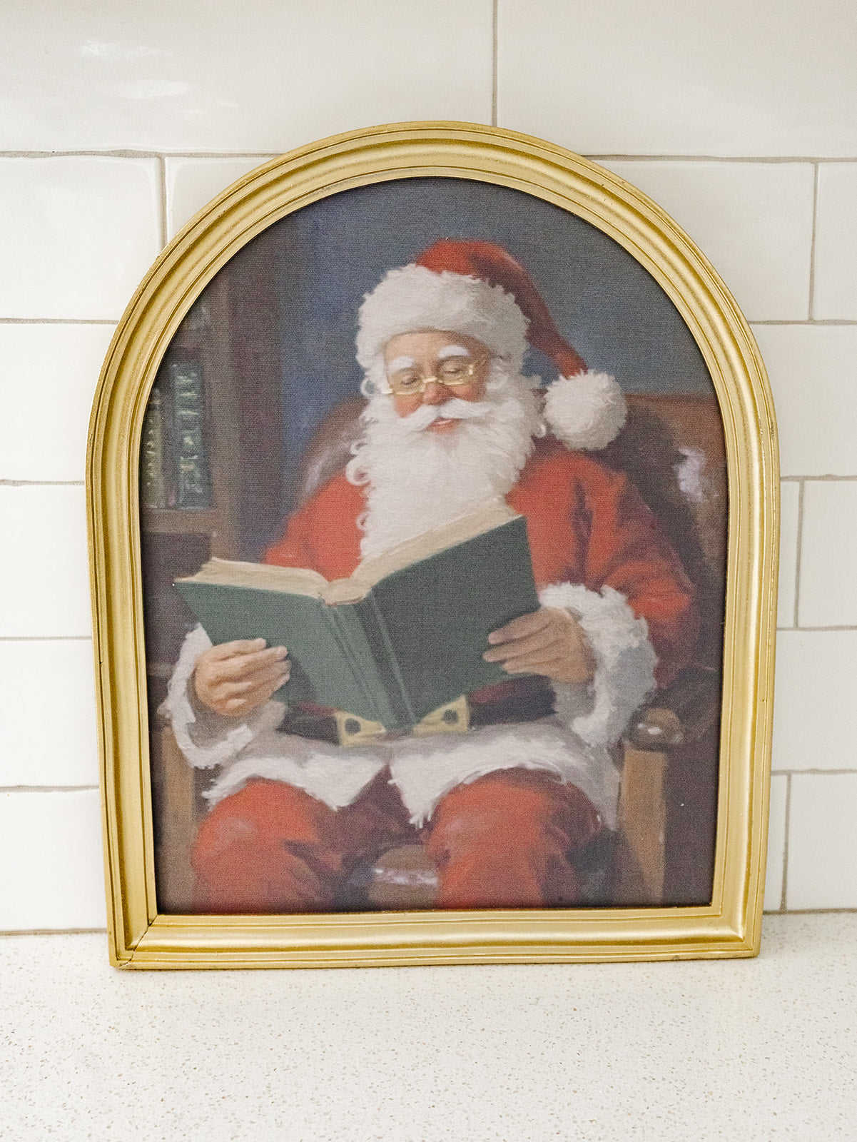 Reading Santa in Arched Frame