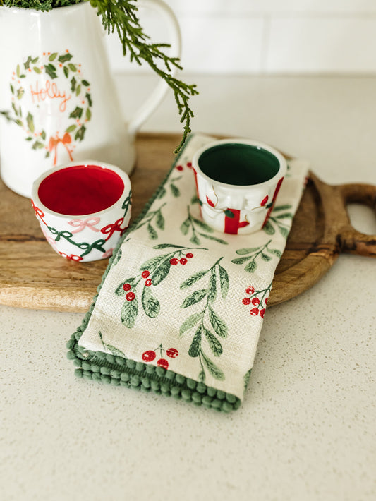 Holly Berry Napkin with Trim - 18" - Set of 4