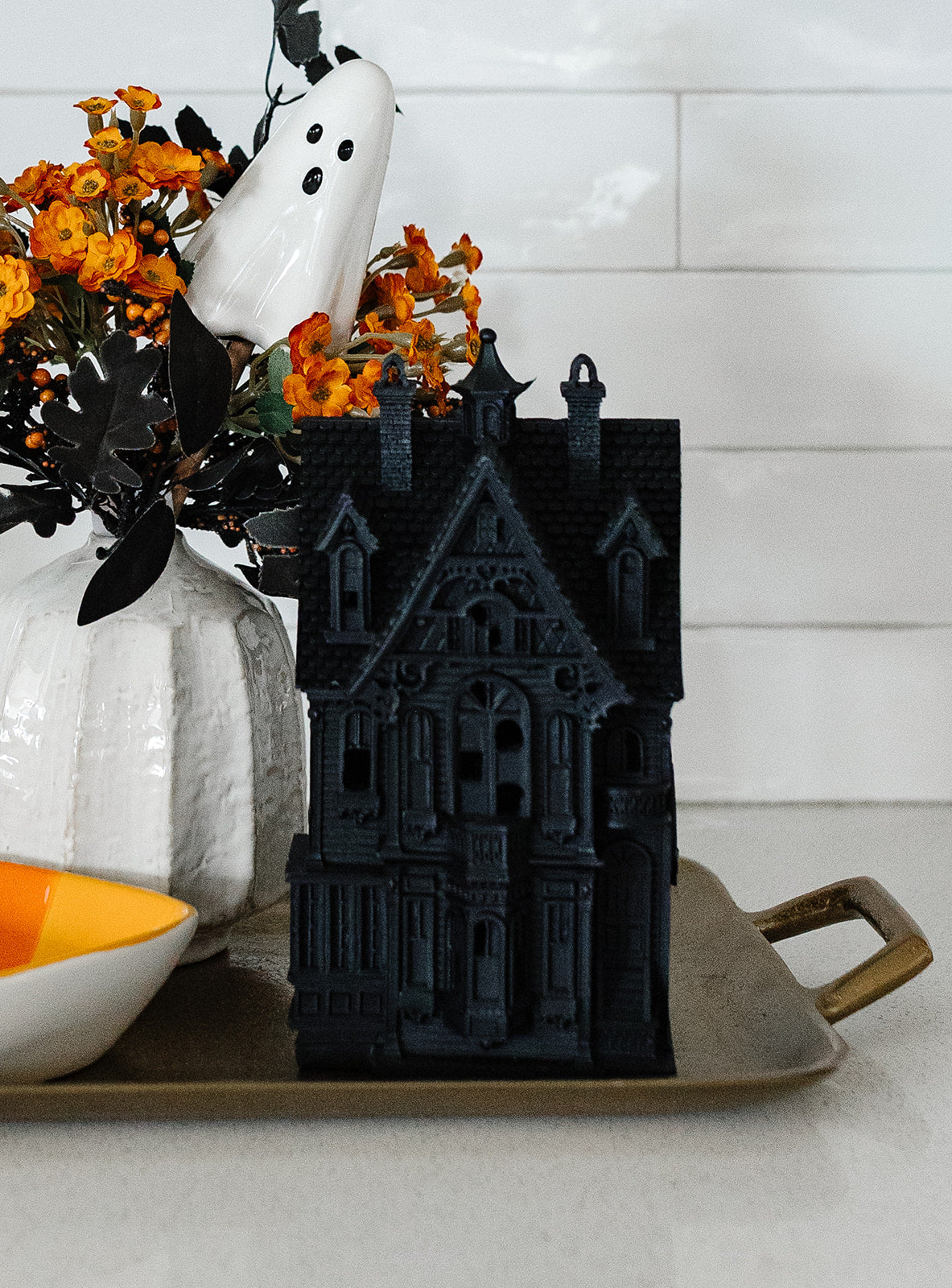 Black Haunted House LED - 9"