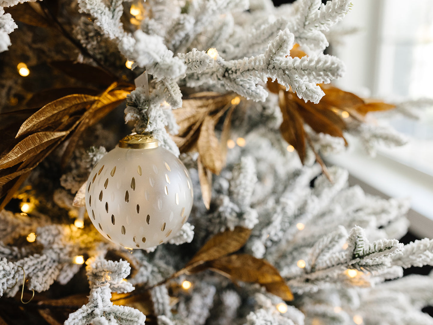 Frosted and Etched Glass Ornament-Clear - Local pickup only