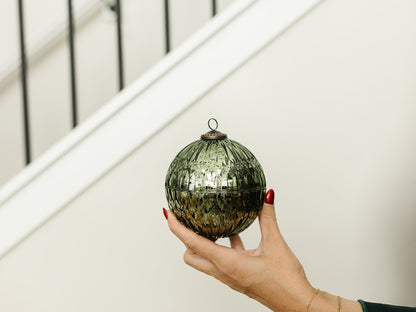 Green Ornament Balsom and Cedar Candle