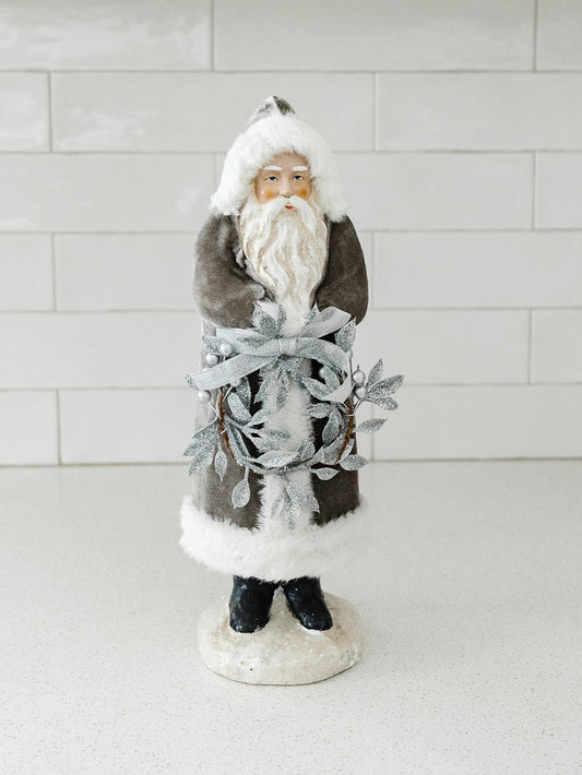 German Giving Santa - 2 Colors