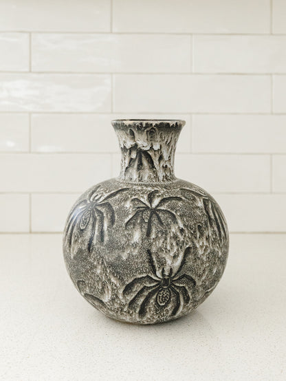 Spider Halloween Vase - Two sizes