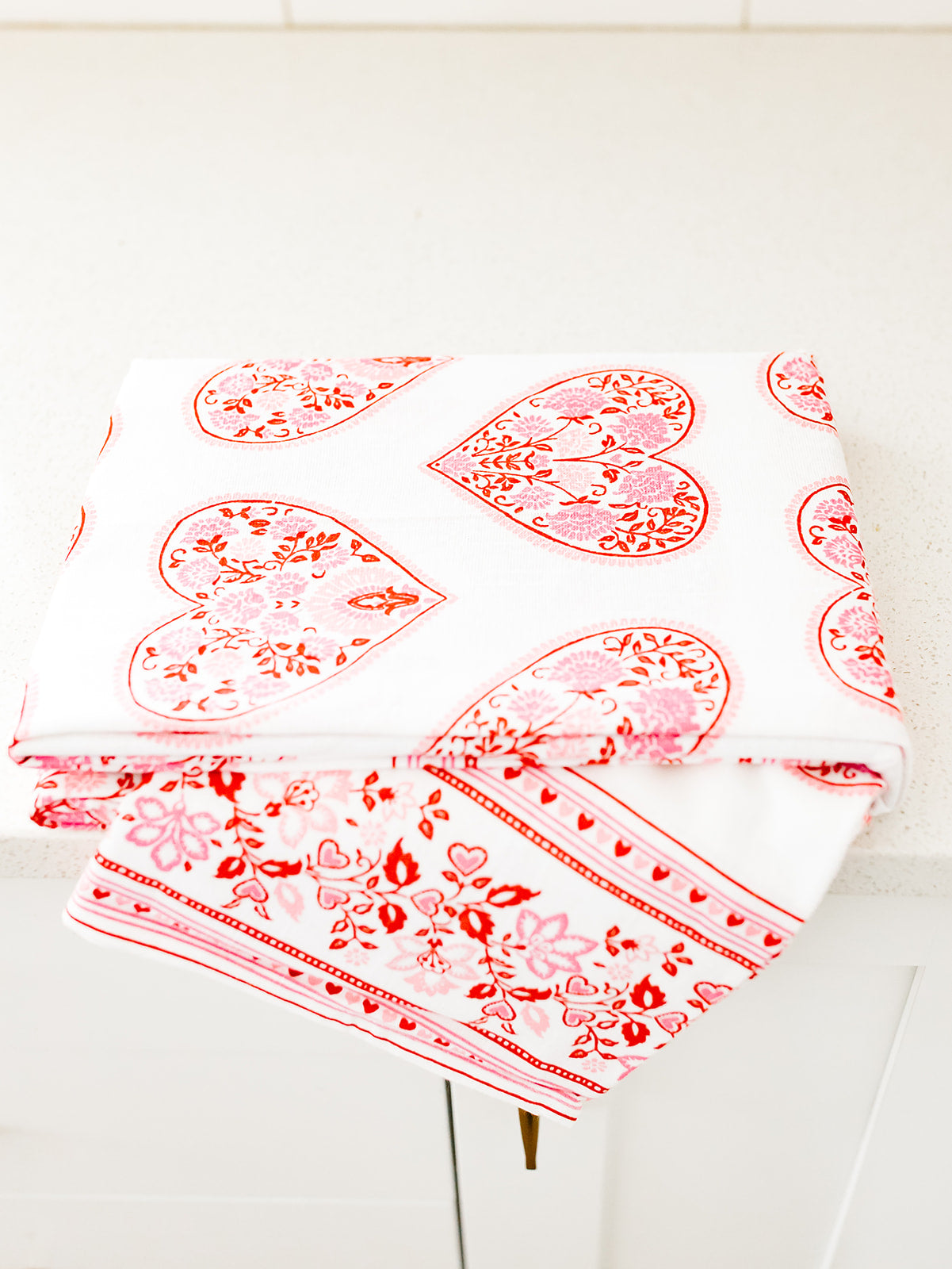 Hearts Tablecloth - 84”