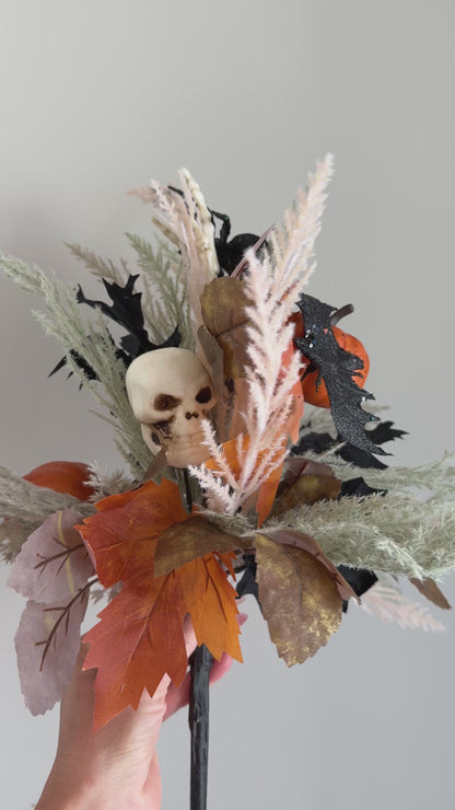 Skelton Pumpkin Spray - 18”